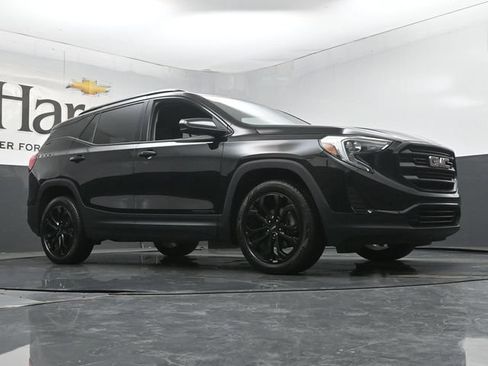 Used 2019 GMC Terrain SLE w/ Driver Convenience Package AWD/4WD image 2