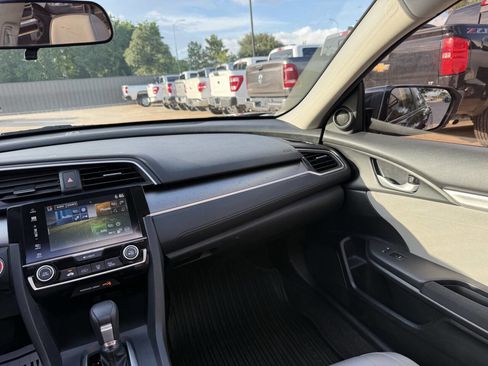 Used 2018 Honda Civic EX image 19
