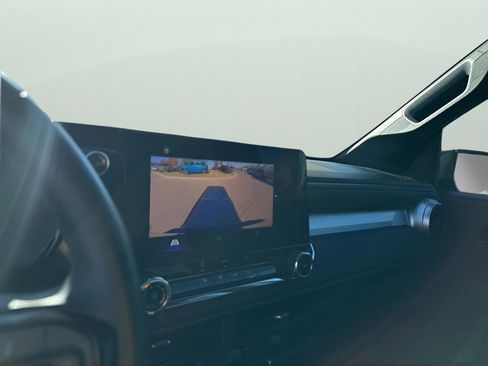 Used 2024 Chevrolet Colorado LT image 37