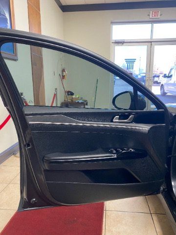 Used 2021 Kia K5 LXS FWD image 16