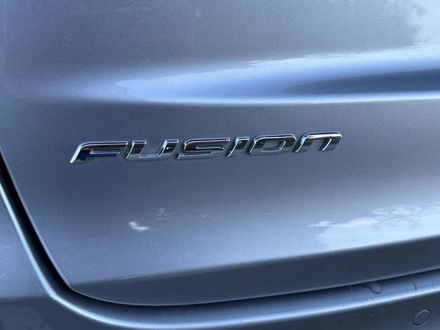 Used 2020 Ford Fusion SE image 15