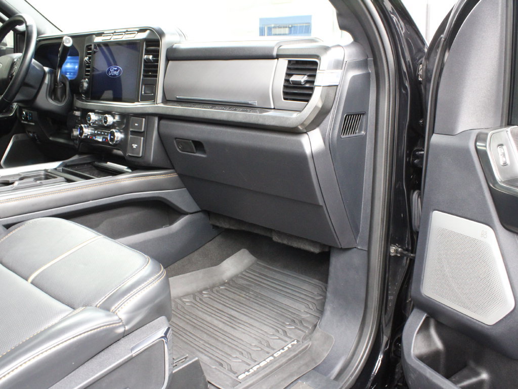 Used 2024 Ford F250 Platinum w/ FX4 Off-Road Package AWD/4WD image 46