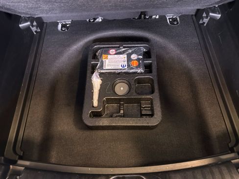 Used 2025 Jeep Compass Limited AWD/4WD image 9