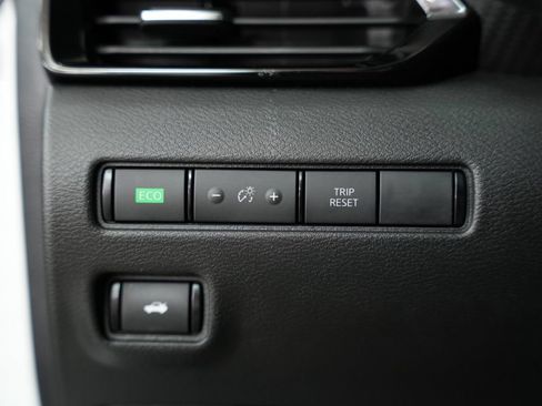 Used 2023 Nissan Sentra SV FWD image 41