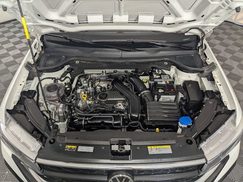 Used 2024 Volkswagen Taos SE FWD image 39