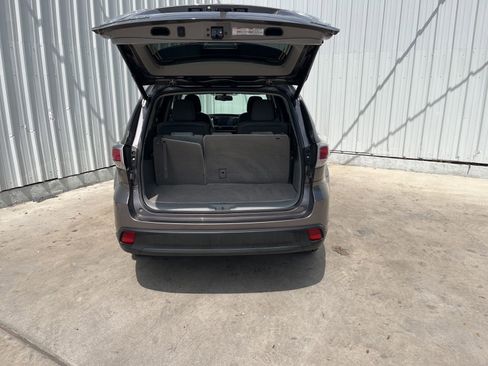 Used 2015 Toyota Highlander XLE FWD image 8