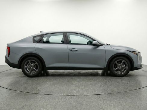 Used 2025 Kia K4 FWD image 5
