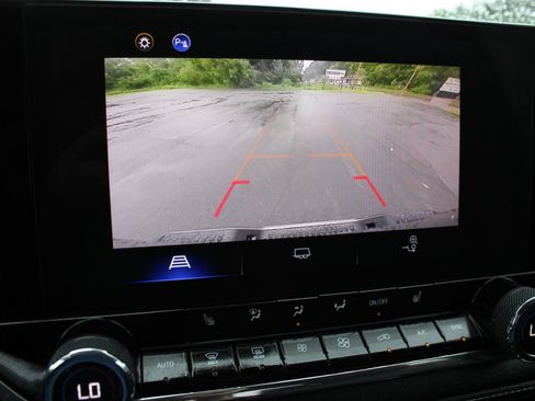 Used 2023 Chevrolet Colorado LT w/ LT Convenience Package III AWD/4WD image 39