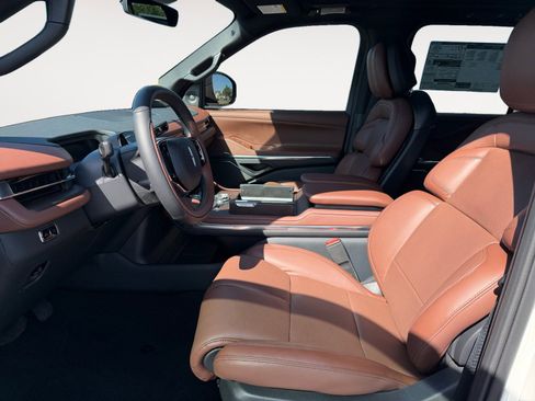New 2026 Lincoln Navigator Reserve AWD/4WD image 9