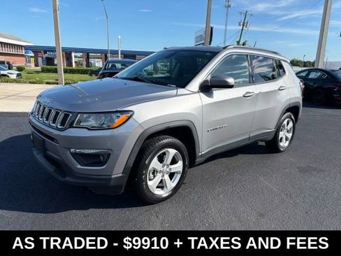 Used 2018 Jeep Compass Latitude w/ Popular Equipment Group AWD/4WD image 3