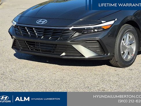 New 2026 Hyundai Elantra SE FWD image 12