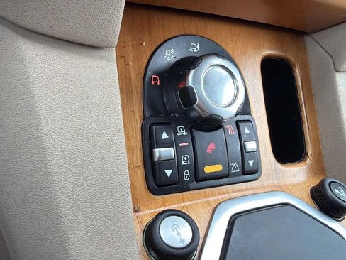 Used 2013 Land Rover LR4 HSE AWD/4WD image 19