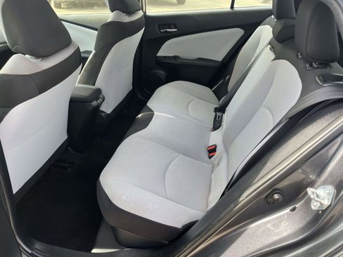 Used 2020 Toyota Prius L Eco FWD image 7