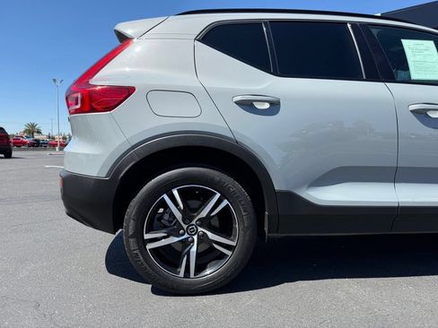 Used 2024 Volvo XC40 B5 Core AWD/4WD image 11