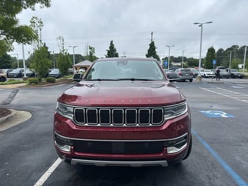 Used 2024 Jeep Wagoneer Series II w/ Flexible Seating Group RWD image 8