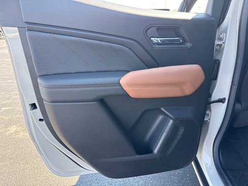 New 2026 GMC Canyon AT4 w/ AT4 Premium Package AWD/4WD image 32