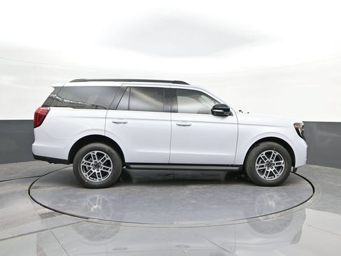 New 2026 Ford Expedition Active RWD image 24
