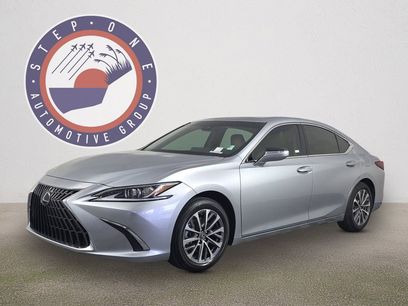 Used 2025 Lexus ES 350 w/ Accessory Package (Z2)