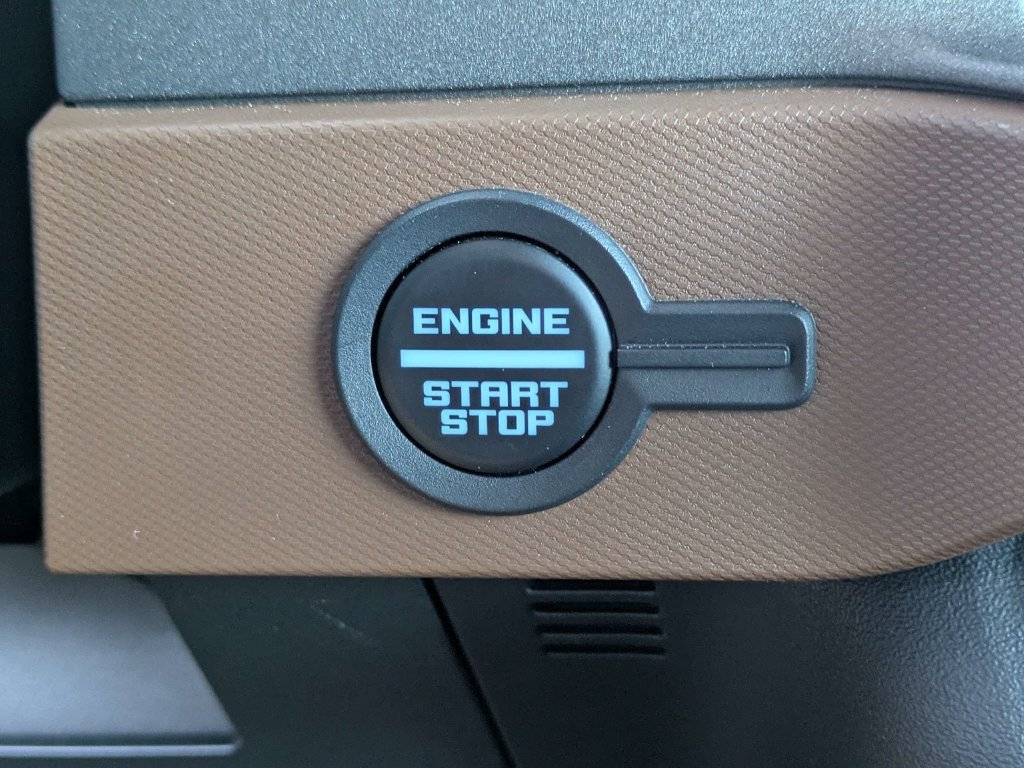 Used 2024 Ford Bronco Outer Banks AWD/4WD image 30