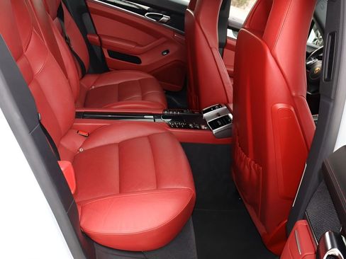 Used 2016 Porsche Panamera 4 image 17