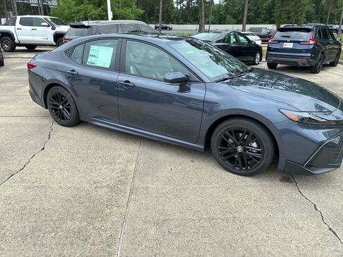 New 2026 Toyota Camry SE FWD image 9