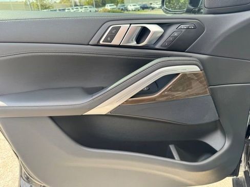 Certified 2022 BMW X6 xDrive40i w/ Parking Assistance Package image 11