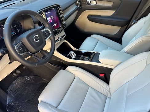 Certified 2023 Volvo XC40 B5 Plus image 11