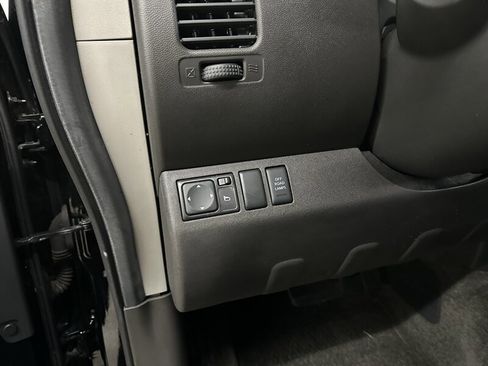 Used 2012 Nissan Xterra PRO-4X w/ Pro-4x Leather Pkg image 27