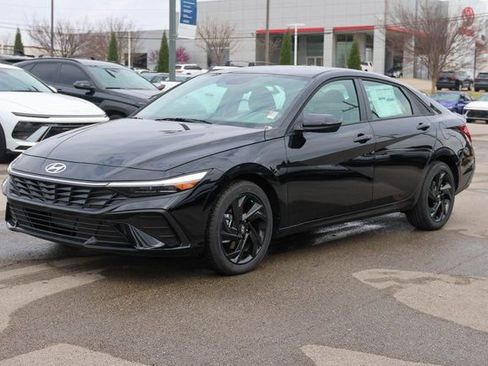 New 2026 Hyundai Elantra Sport image 6