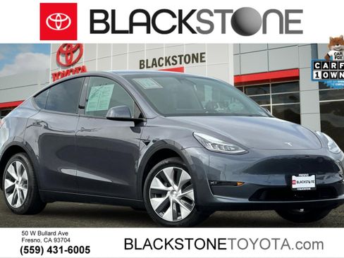 Used 2022 Tesla Model Y Long Range AWD/4WD image 1