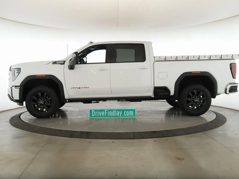 Used 2025 GMC Sierra 2500 AT4 w/ AT4 Premium Plus Package image 9