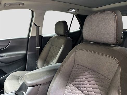 Used 2019 Chevrolet Equinox LT w/ Sun & Navigation Package image 19
