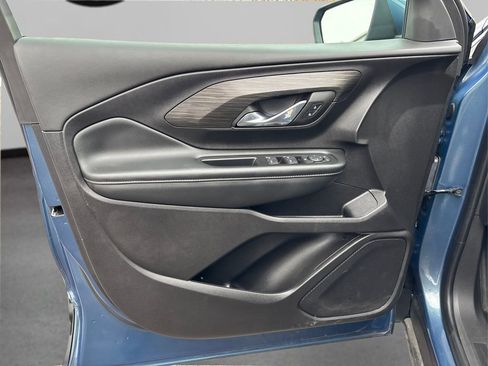 Used 2024 GMC Terrain SLE image 22