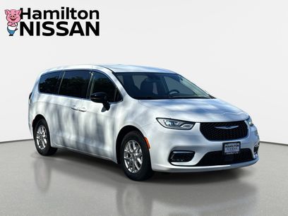 Used 2024 Chrysler Pacifica Touring-L