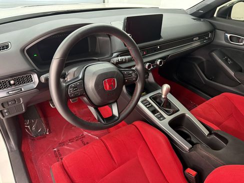 Used 2024 Honda Civic Type R image 4