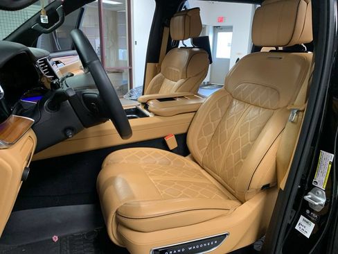 Certified 2024 Jeep Grand Wagoneer Series III w/ Rear Seat Video Group 1 AWD/4WD image 8