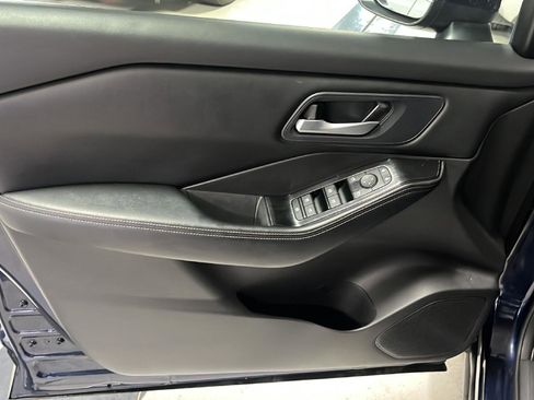 Used 2024 Nissan Rogue SV image 14