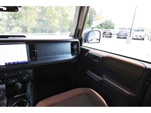 Used 2023 Ford Bronco Outer Banks AWD/4WD image 8