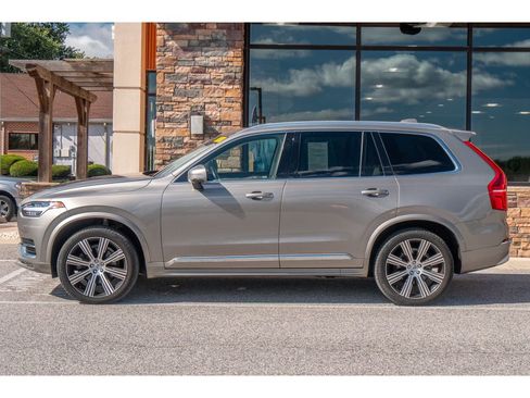Used 2022 Volvo XC90 T6 Inscription w/ Advanced Package image 6