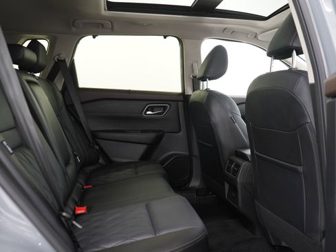 Used 2023 Nissan Rogue Platinum AWD/4WD image 12