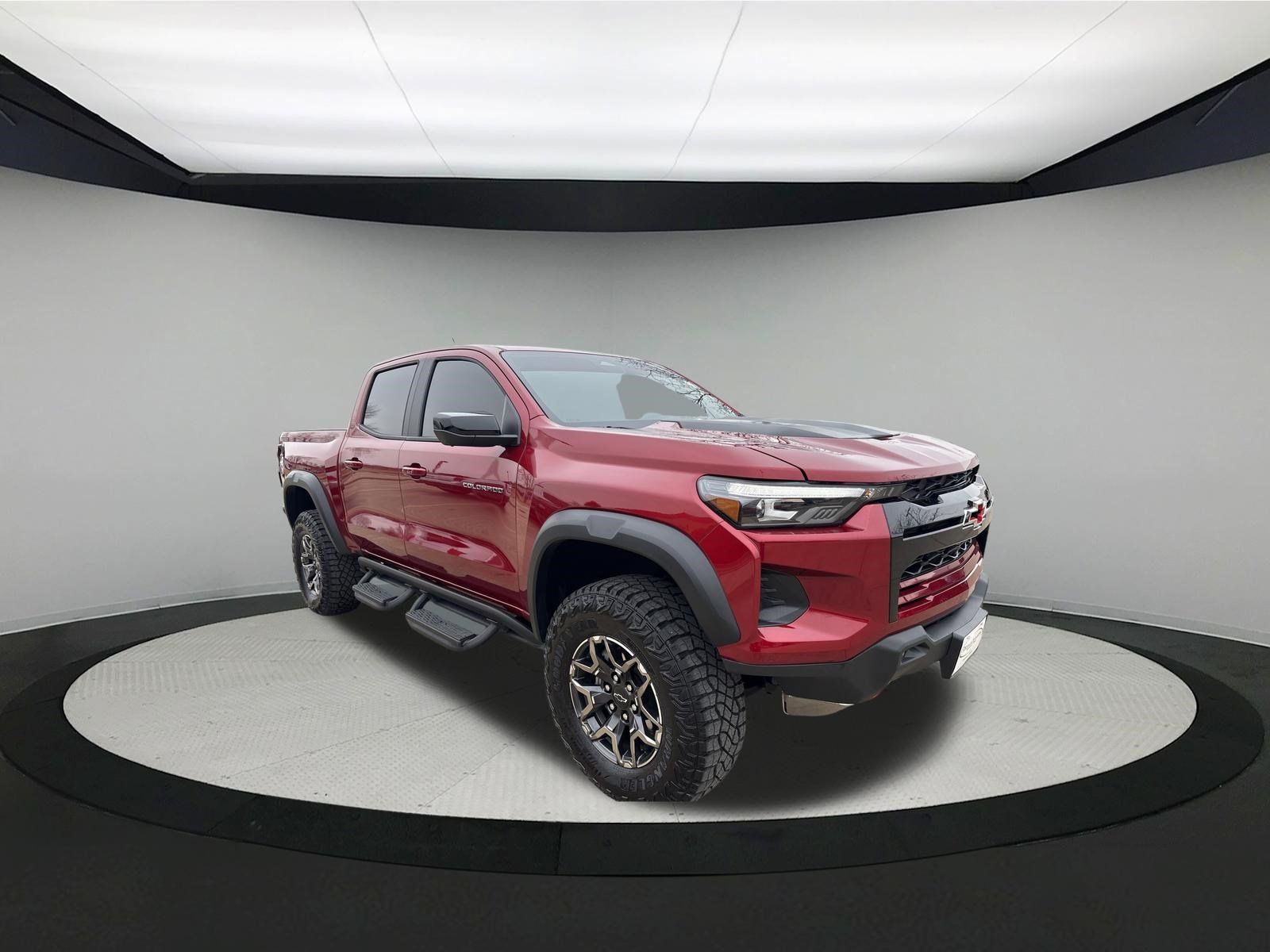Used 2026 Chevrolet Colorado ZR2 w/ Technology Package AWD/4WD image 7