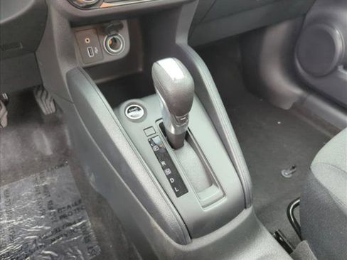 Used 2025 Nissan Kicks Play S image 12