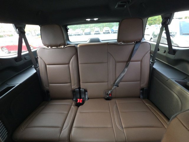 Used 2026 Chevrolet Suburban High Country AWD/4WD image 40