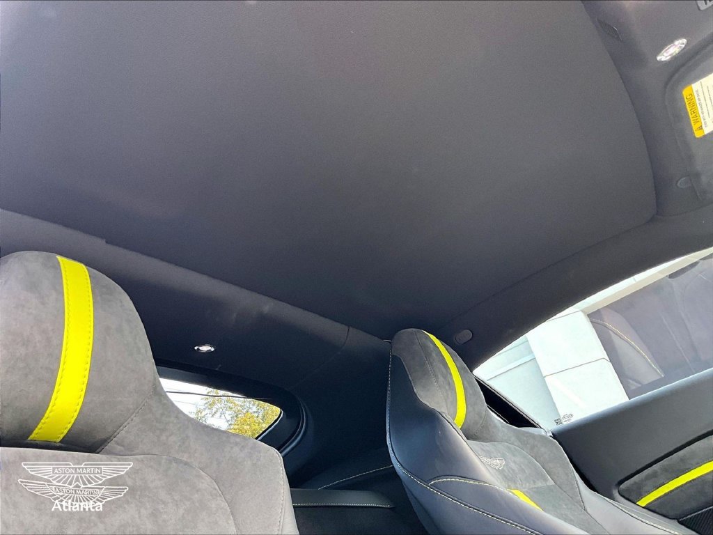 Used 2022 Aston Martin V8 Vantage Coupe RWD image 20