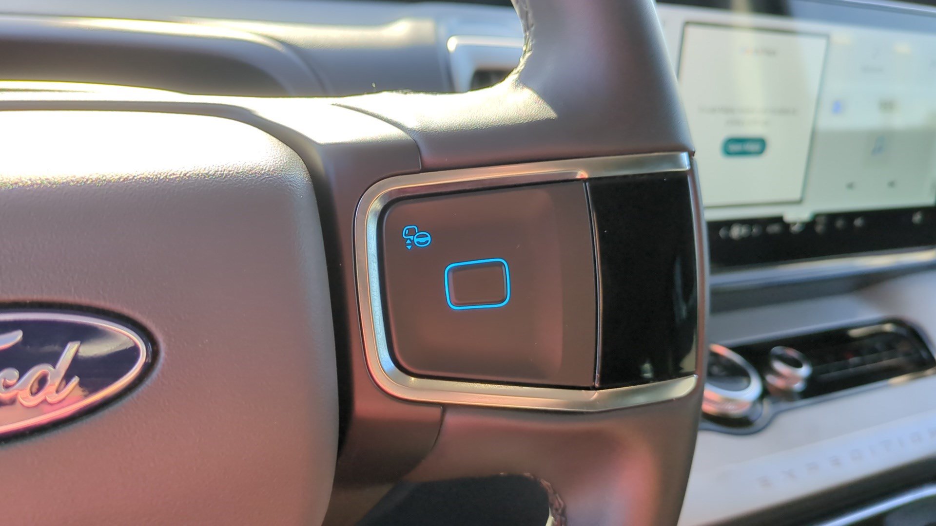 Used 2025 Ford Expedition Active AWD/4WD image 19