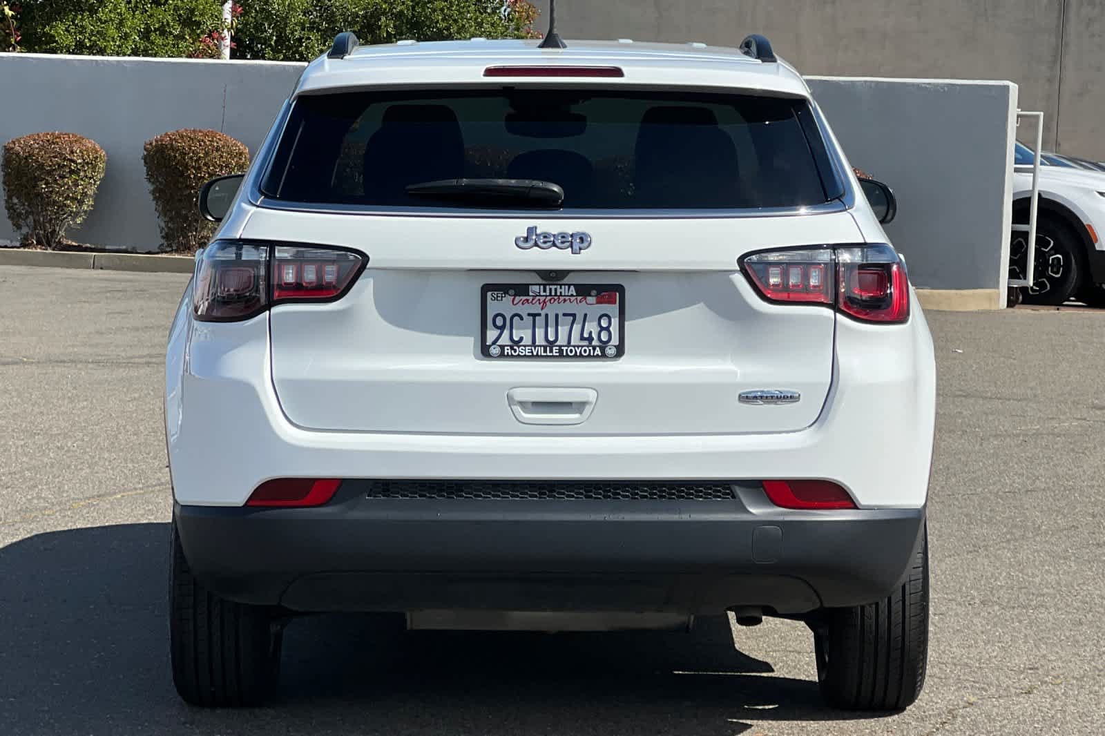 Used 2022 Jeep Compass Latitude FWD image 8