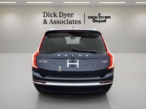 New 2025 Volvo XC90 T8 Plus w/ Protection Package Premier image 2