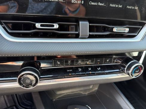 Used 2025 Chevrolet Equinox LT AWD/4WD image 19