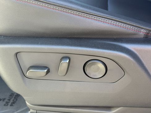 Used 2024 Chevrolet Suburban RST w/ Luxury Package image 22