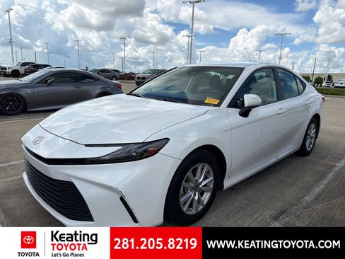 Used 2025 Toyota Camry LE FWD image 8